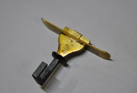 茶室金物・床の間_三福掛け軸落掛用