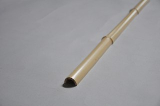 塀用建築材料 杉皮押え白竹半割